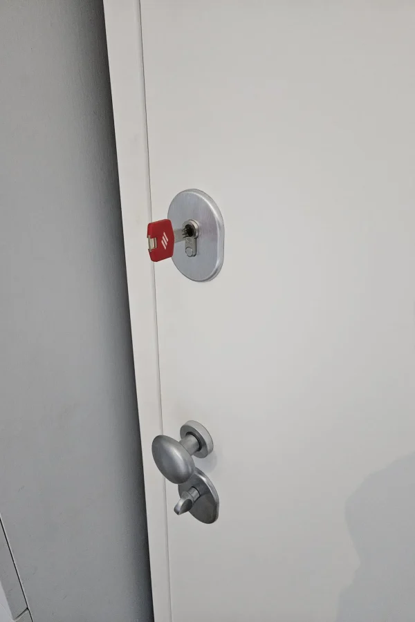 serratura con cilindro di sicurezza serratura con cilindro di sicurezza